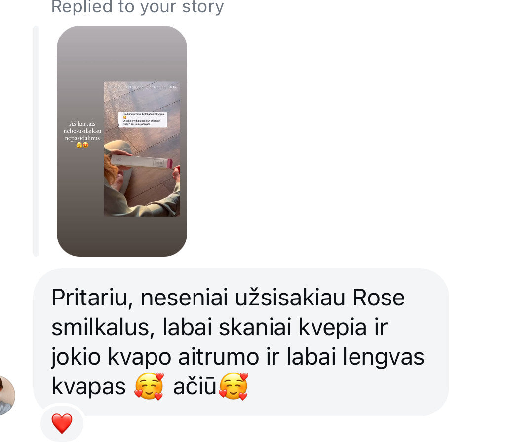 Klientės meditacijos kampelis su smilkalais „Rožė“ – jauki atmosfera