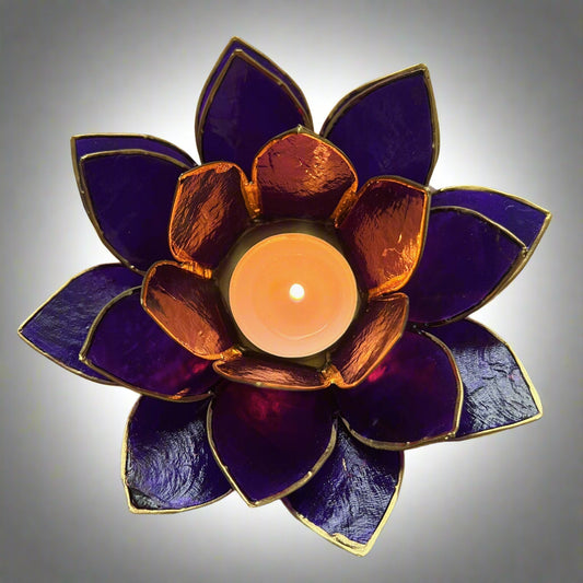 Lotoso simbolio žvakidė „Į šviesą“ – violetinė, rankų darbo - Ganapati