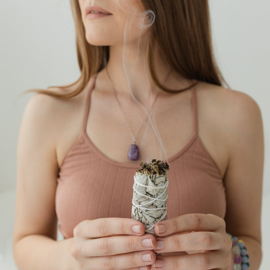 Išvalantis protą kvėpavimas "bramari pranayama" 2 variantai - Ganapati