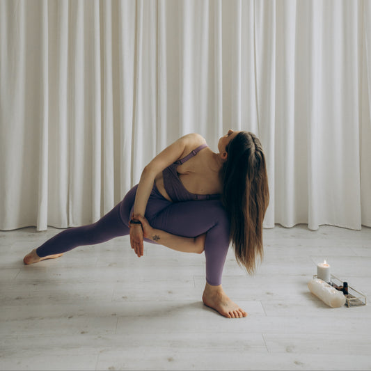 Švelni ir gili joga “AHIMSA” 🤍 Pasitelkiant jogos filosofiją + magiška shavasana