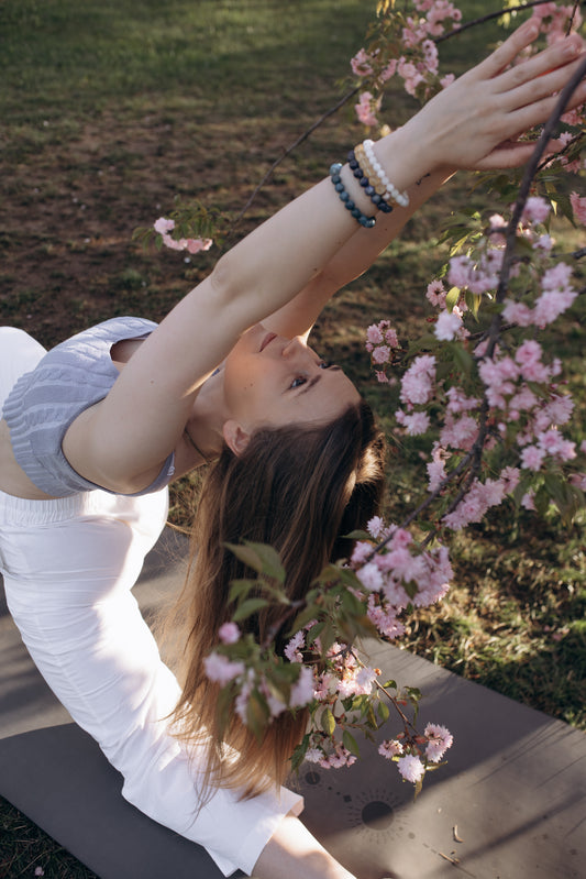 Švelni ir gili joga “AHIMSA” 🤍 Pasitelkiant jogos filosofiją + magiška shavasana