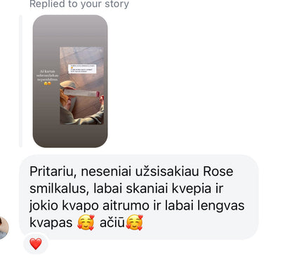 Klientės meditacijos kampelis su smilkalais „Rožė“ – jauki atmosfera